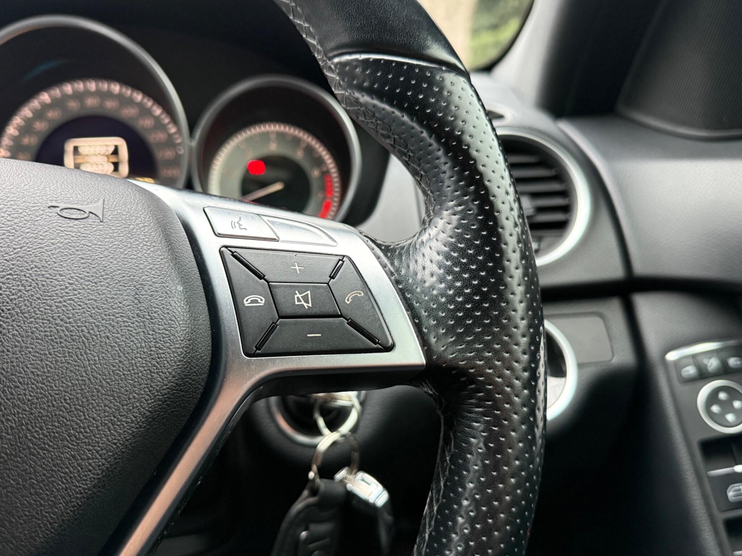 Used Mercedes-Benz C Class 2011 for sale - 76688939: Photo 37