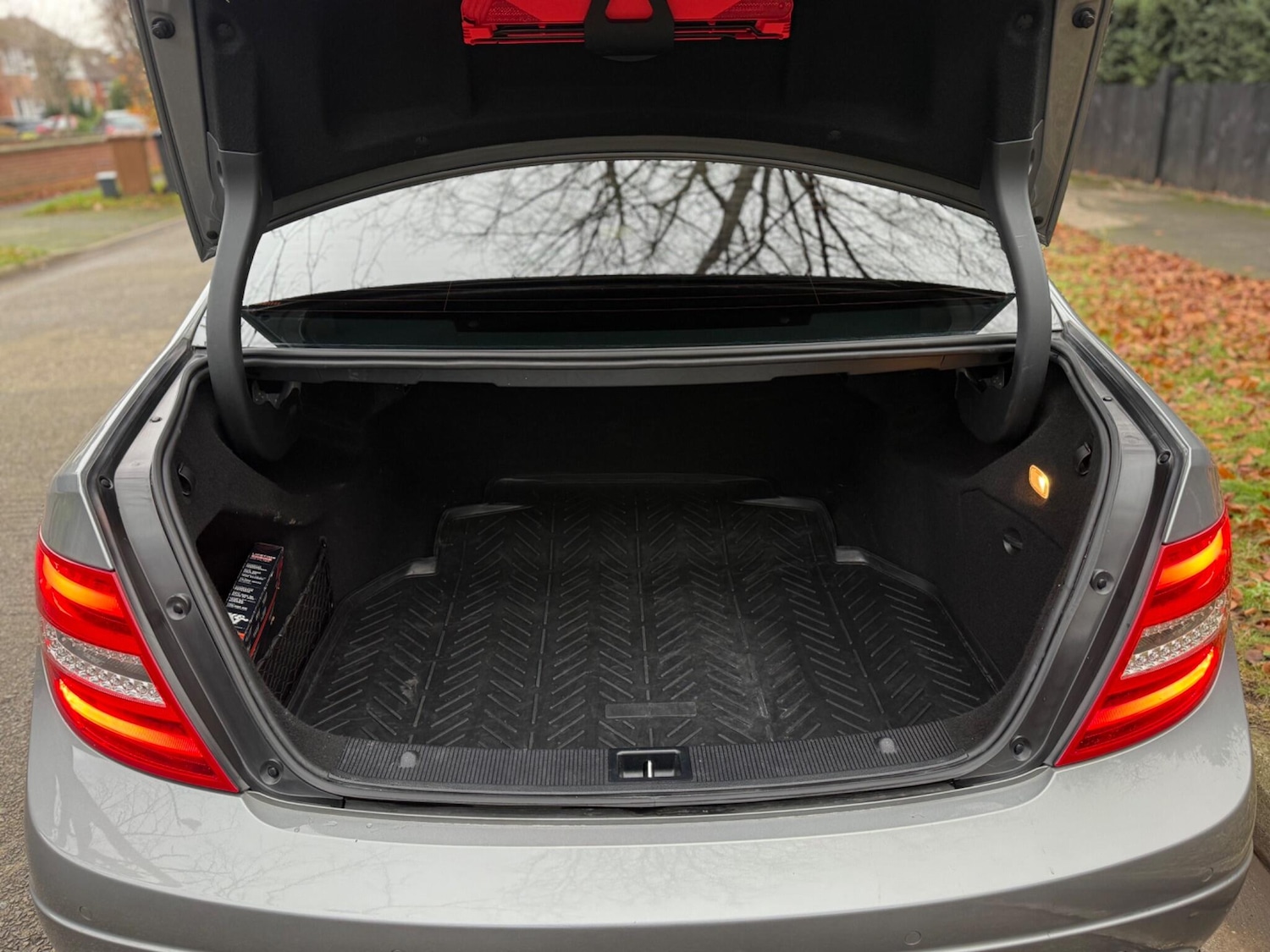 Used Mercedes-Benz C Class 2011 for sale - 76688939: Photo 42