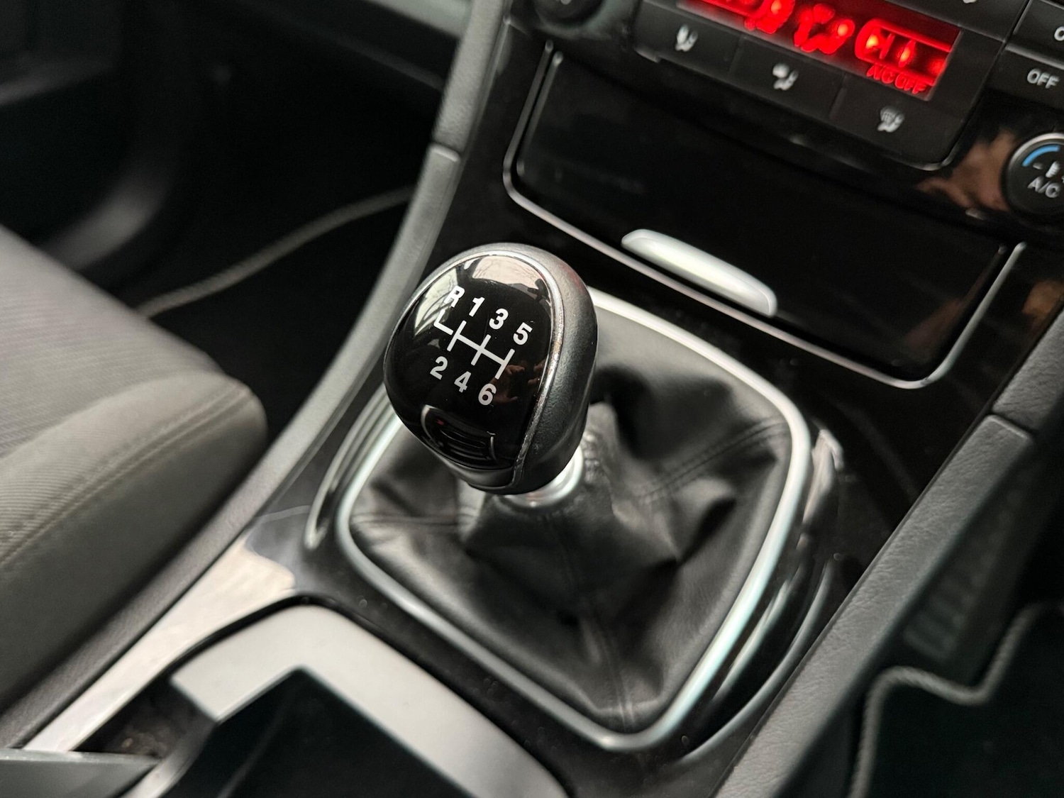 Used Ford S-Max 2014 for sale - 76913557: Photo 21