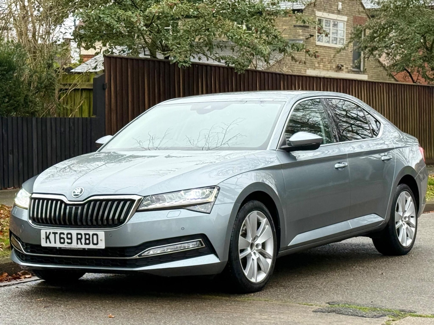 Used Skoda Superb 2020 for sale - 76765744: Photo 2
