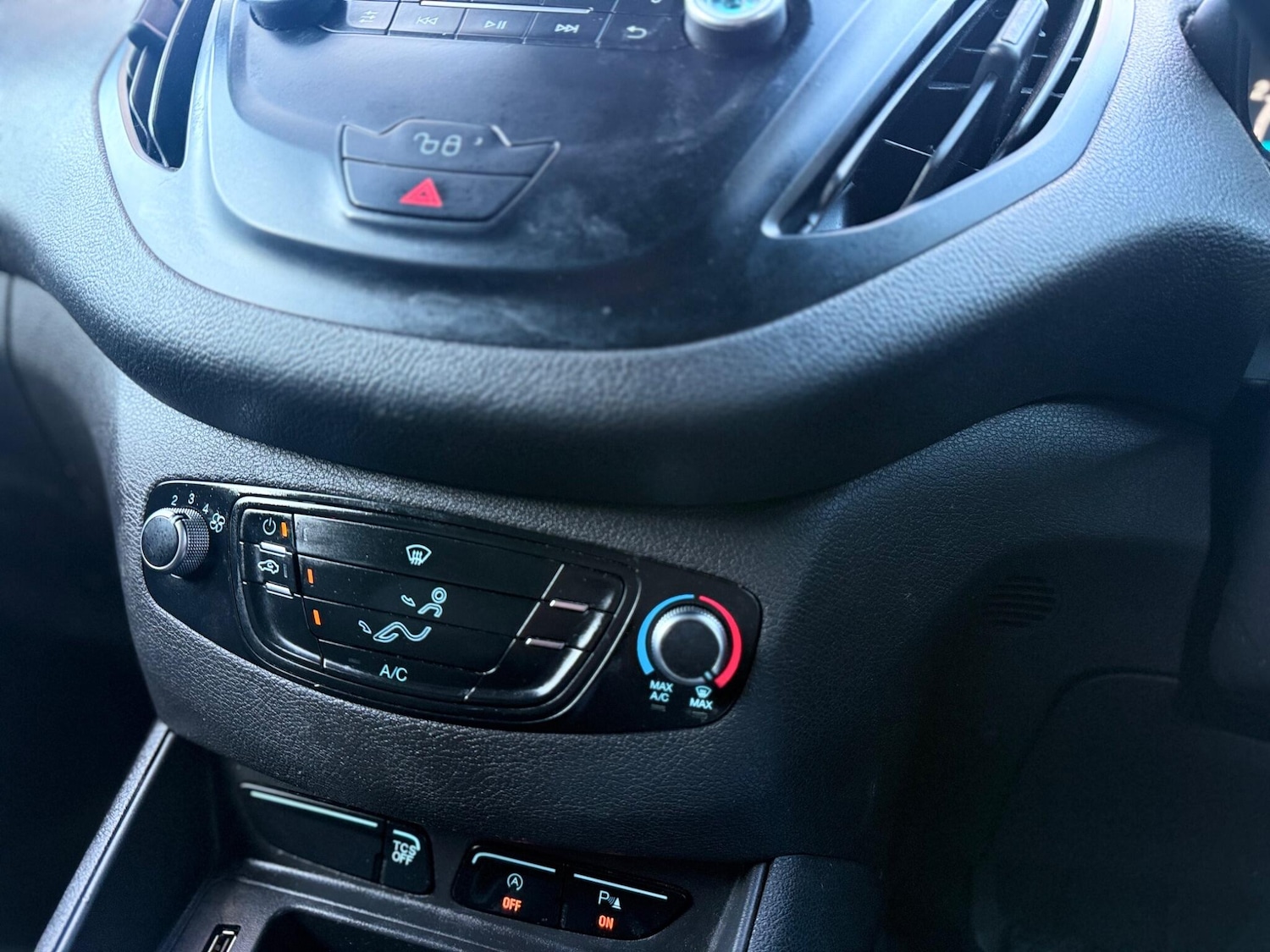 Used Ford Transit Courier 2020 for sale - 77098189: Photo 28