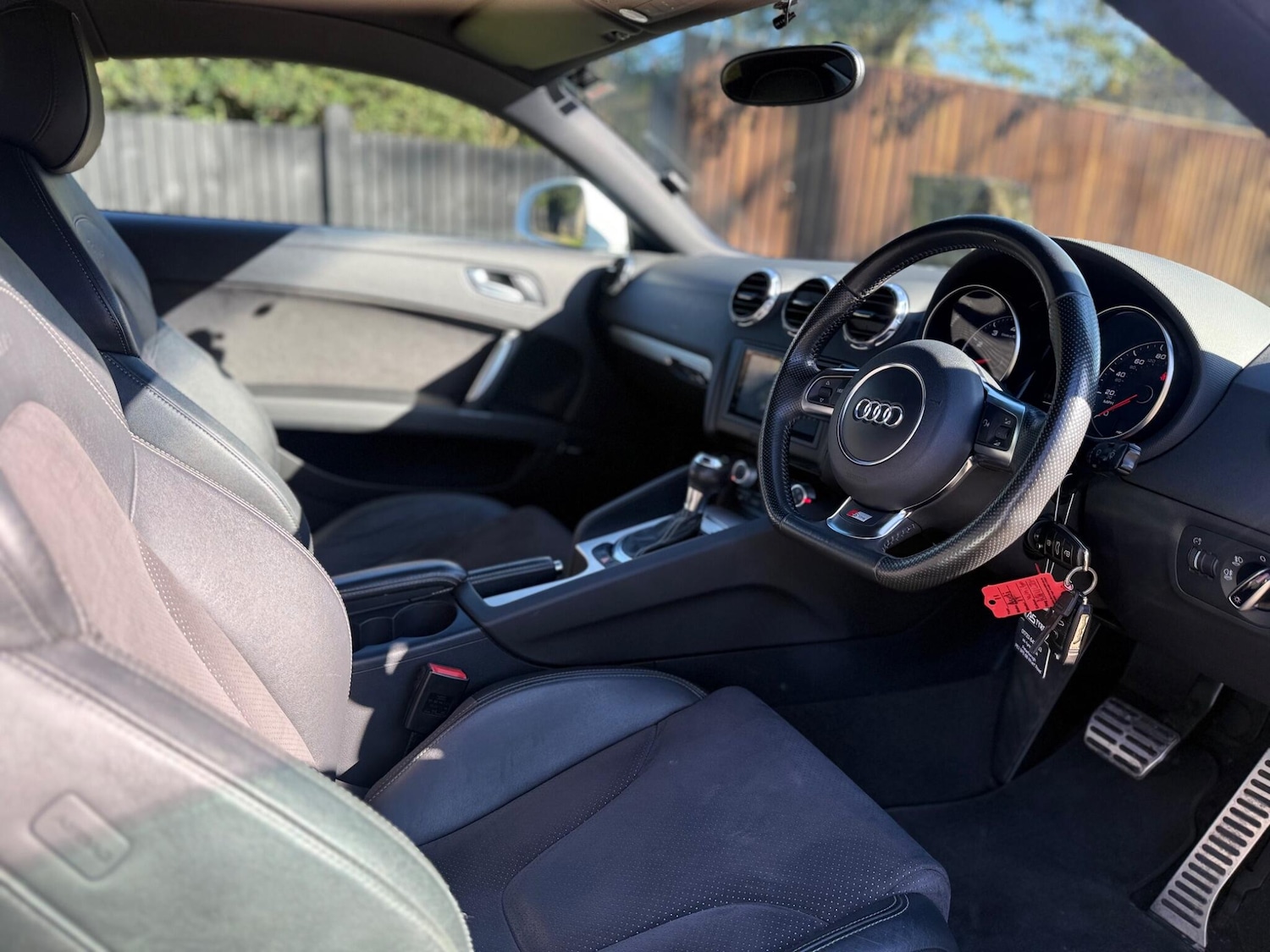 Used Audi TT 2011 for sale - 77977964: Photo 25