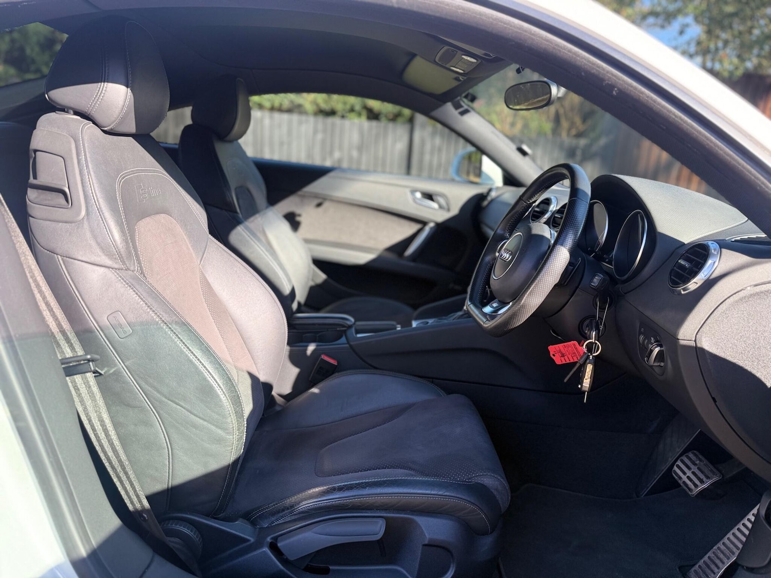 Used Audi TT 2011 for sale - 77977964: Photo 26