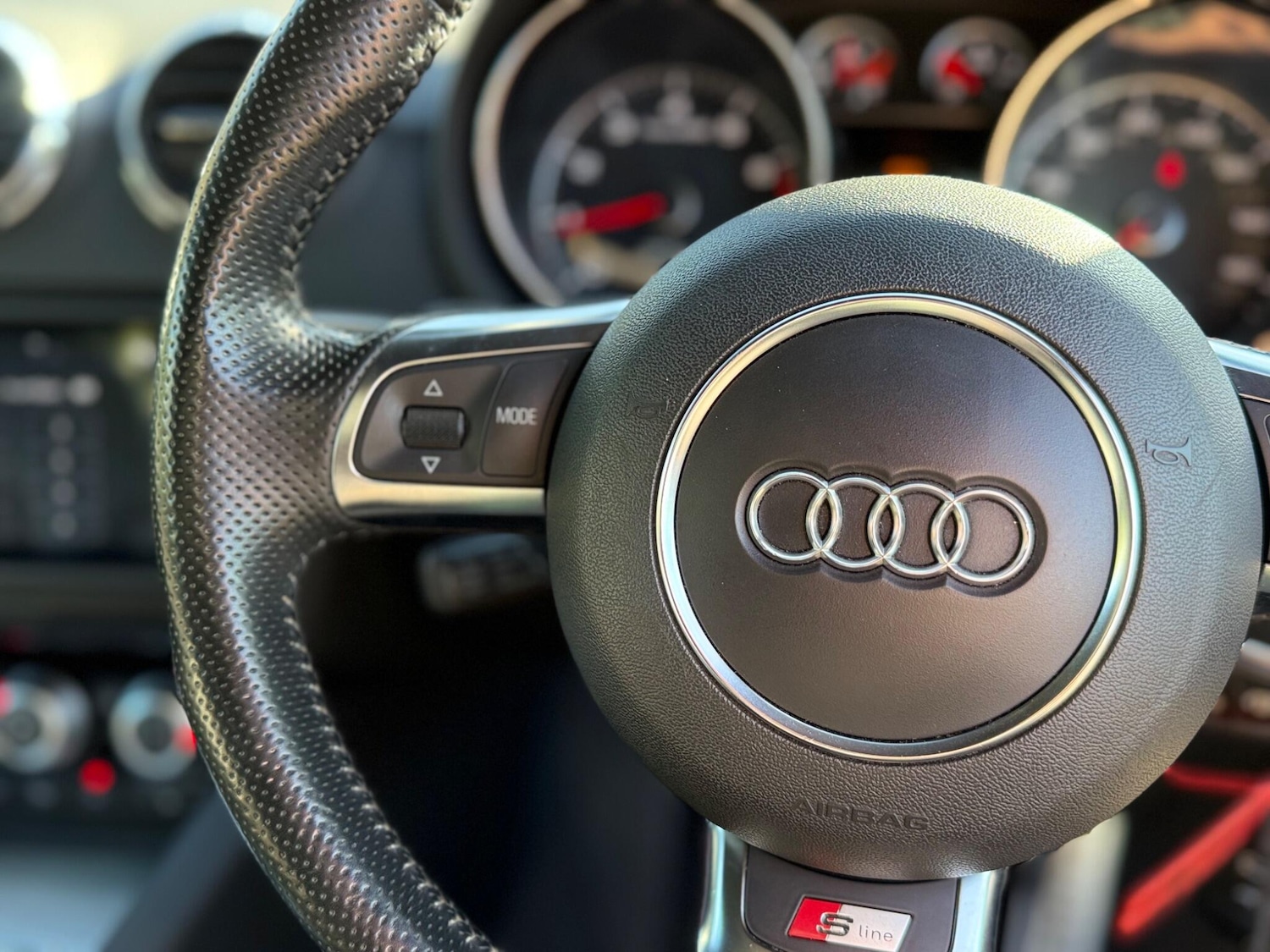 Used Audi TT 2011 for sale - 77977964: Photo 41