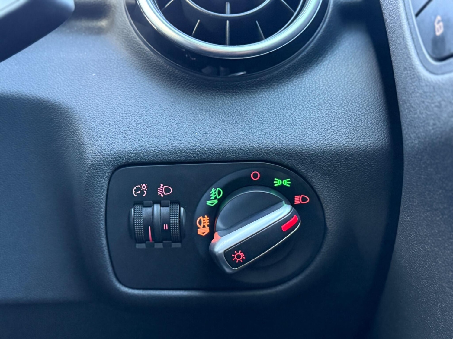 Used Audi A1 2011 for sale - 77958381: Photo 34