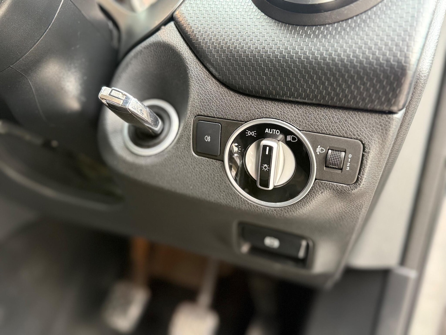 Used Mercedes-Benz A-Class 2013 for sale - 77120579: Photo 25