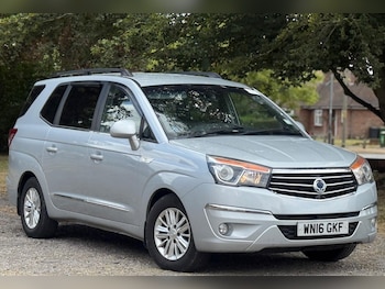 Used Ssangyong Turismo 2016 for sale - 79336687: Photo