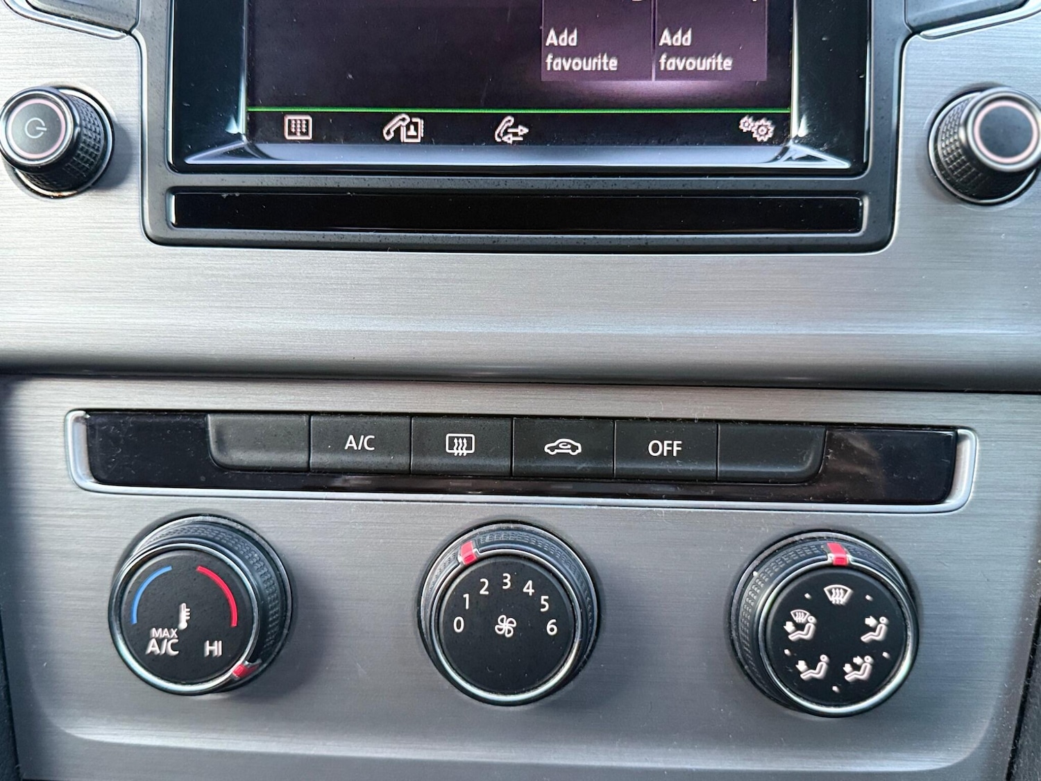 Used Volkswagen Golf 2014 for sale - 76993130: Photo 24