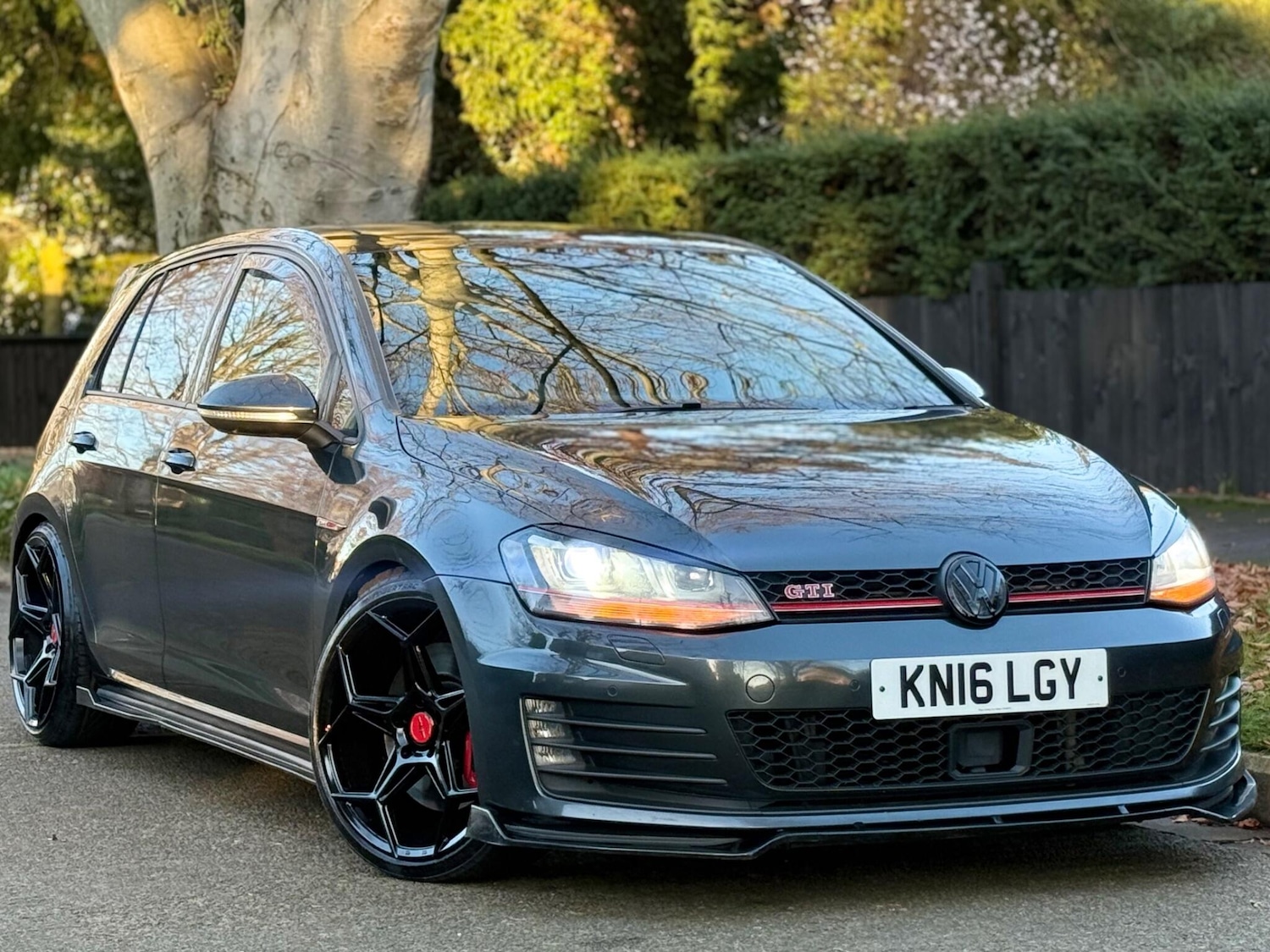 Used Volkswagen Golf 2016 for sale - 76952401: Photo 1