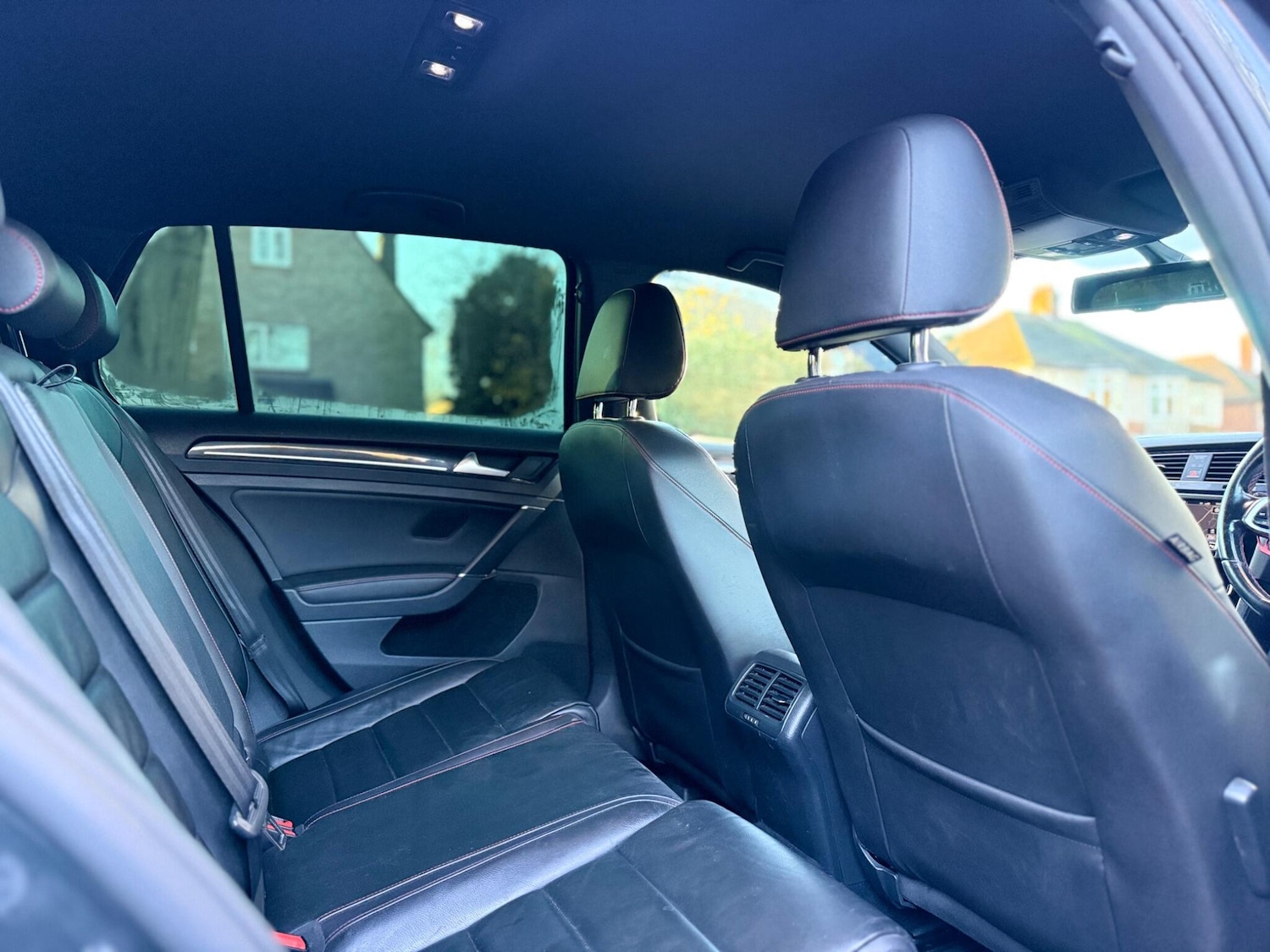 Used Volkswagen Golf 2016 for sale - 76952401: Photo 23