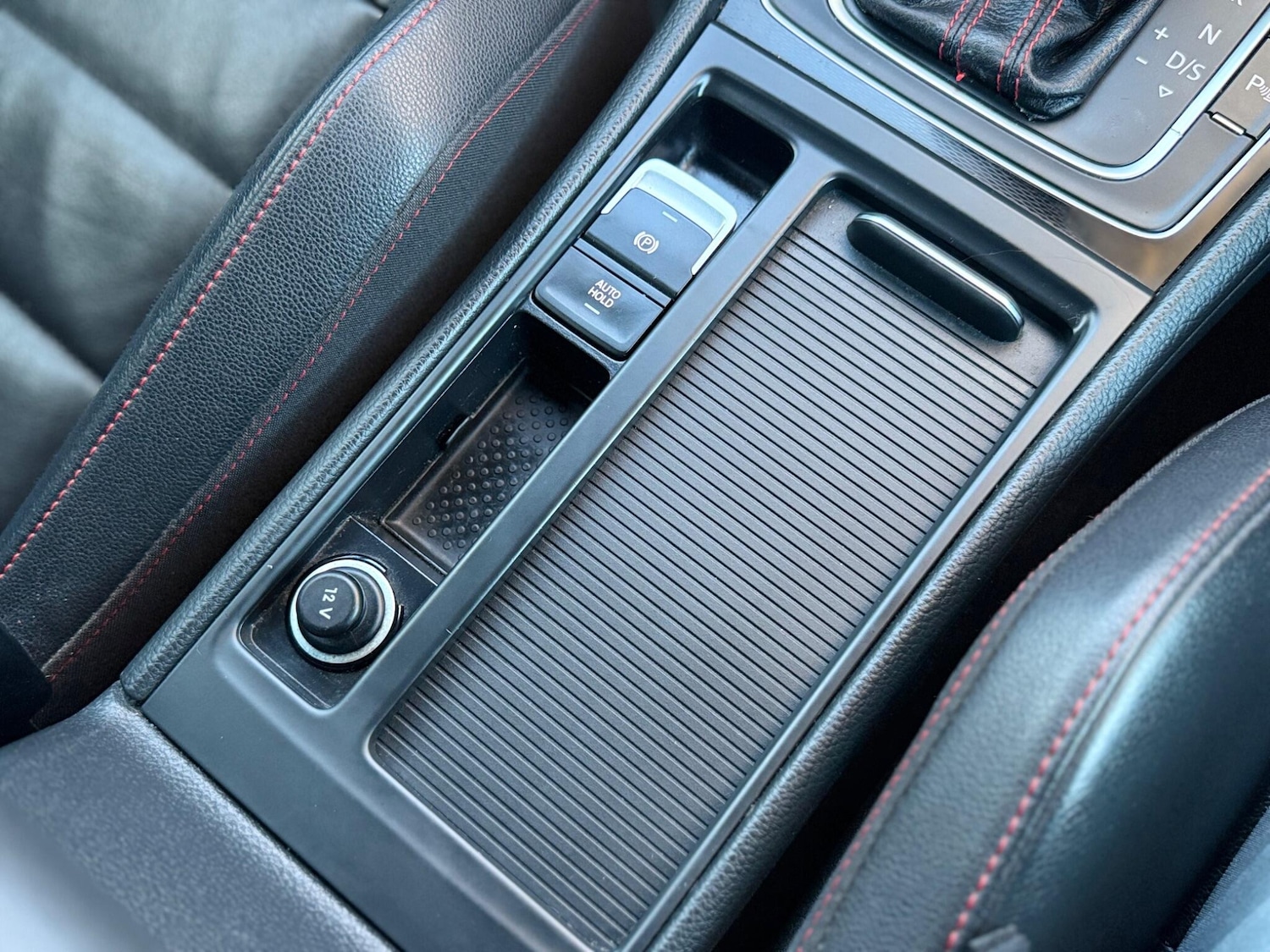 Used Volkswagen Golf 2016 for sale - 76952401: Photo 32