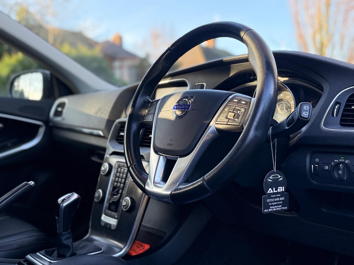 Used Volvo V40 for sale - 77358600: Photo 12