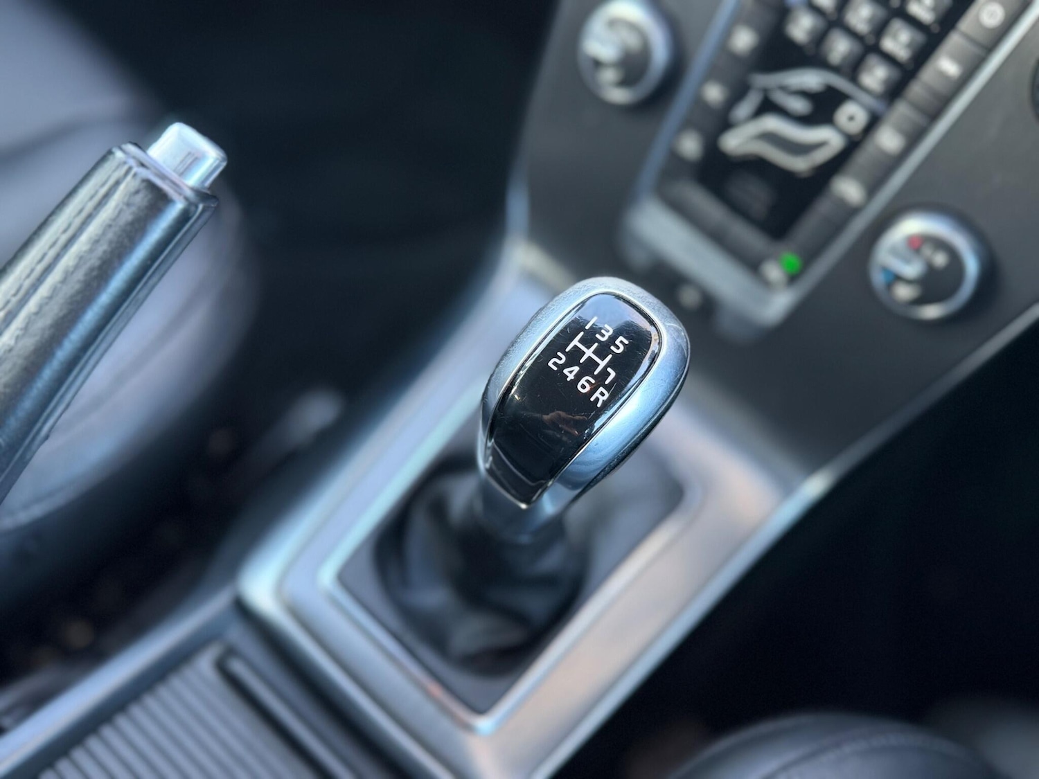 Used Volvo V40 for sale - 77358600: Photo 19