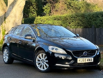 Used Volvo V40 2015 for sale - 77358600: Photo