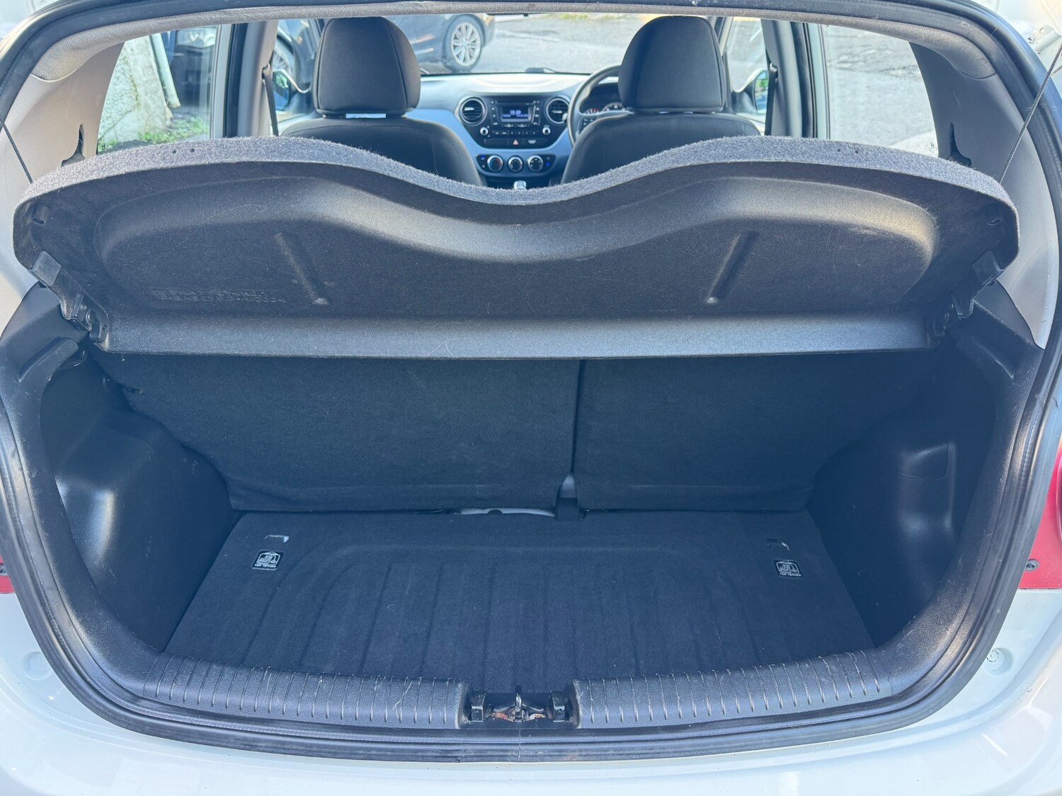 Used Hyundai i10 2015 for sale - 77653213: Photo 18