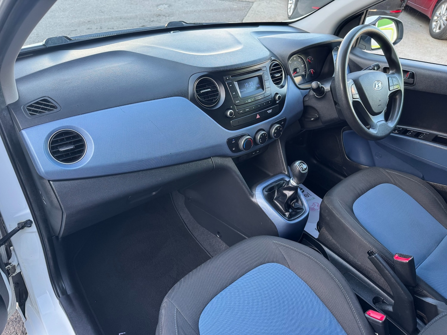 Used Hyundai i10 2015 for sale - 77653213: Photo 2