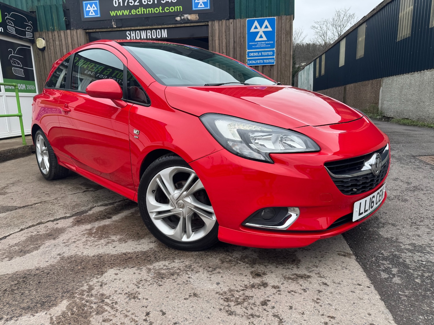 Used Vauxhall Corsa 2016 for sale - 77902067: Photo 2