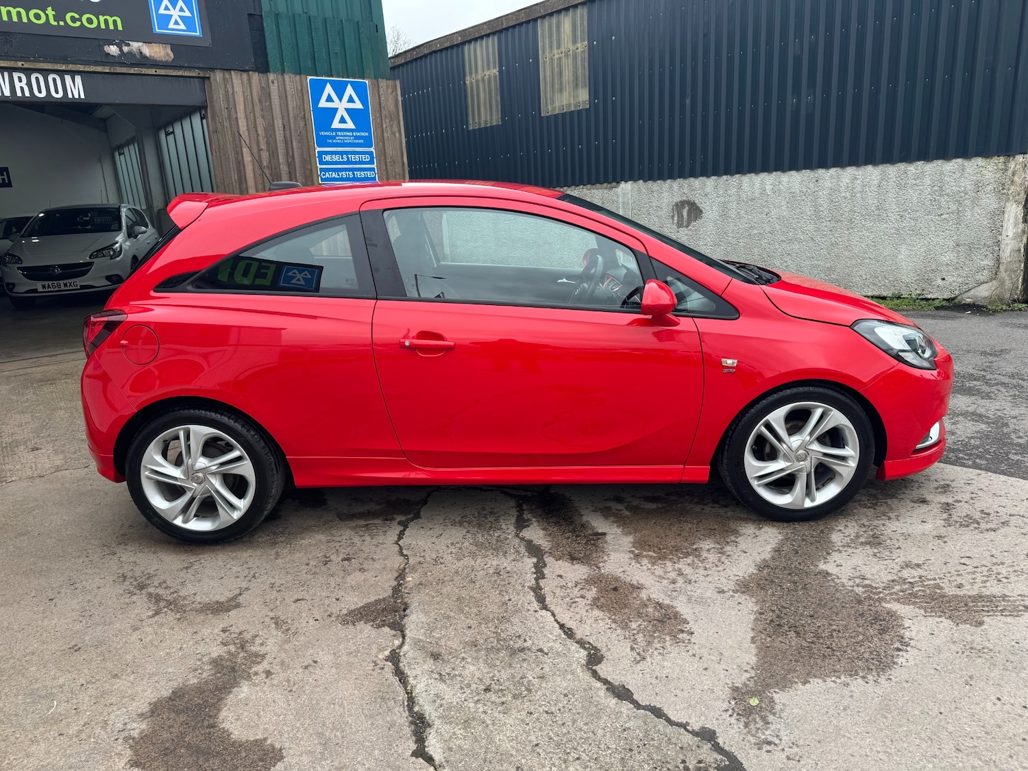 Used Vauxhall Corsa 2016 for sale - 77902067: Photo 3