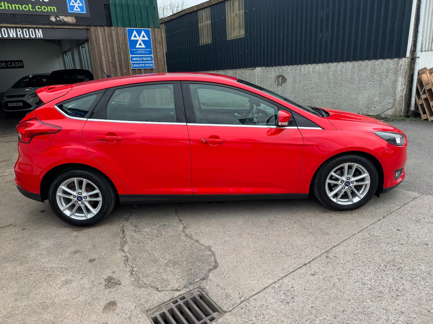 Used Ford Focus 2015 for sale - 78106015: Photo 3