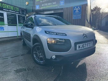 2017 (67) - 1.2 PureTech [82] Feel 5dr