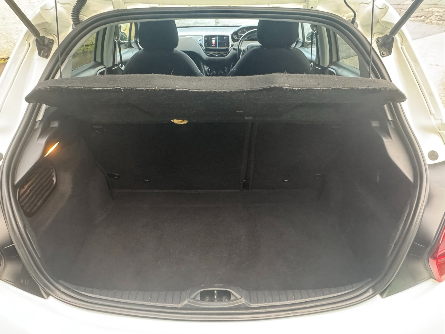 Used Peugeot 208 2017 for sale - 77148260: Photo 18