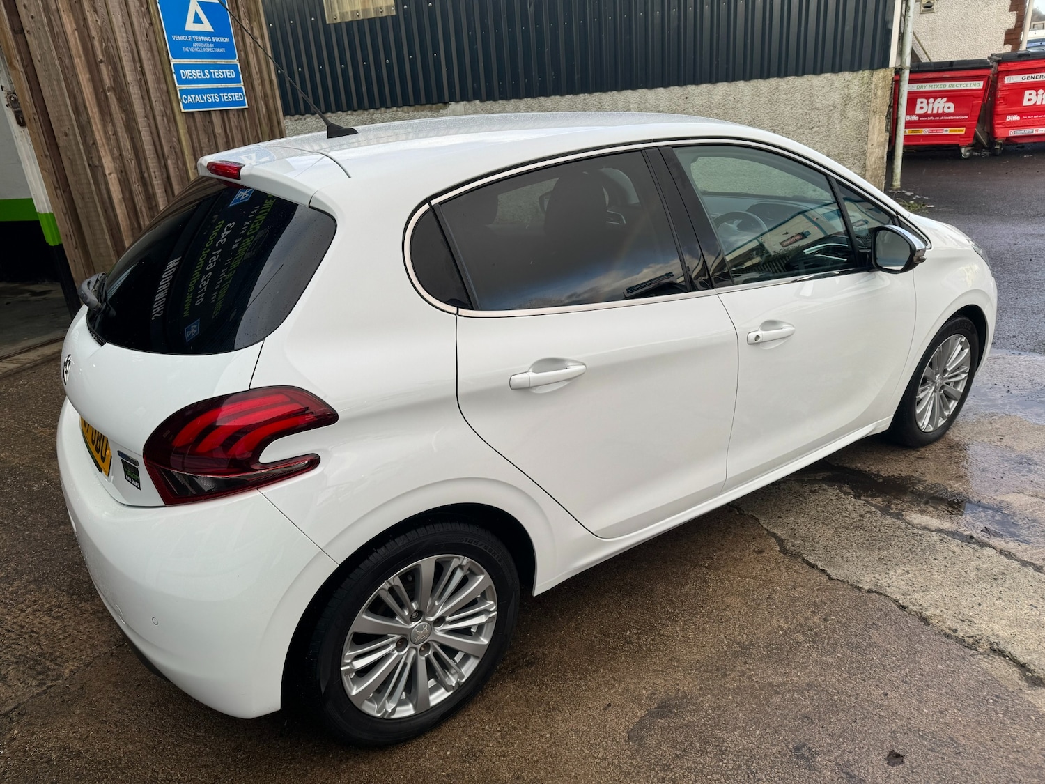 Used Peugeot 208 2017 for sale - 77148260: Photo 6