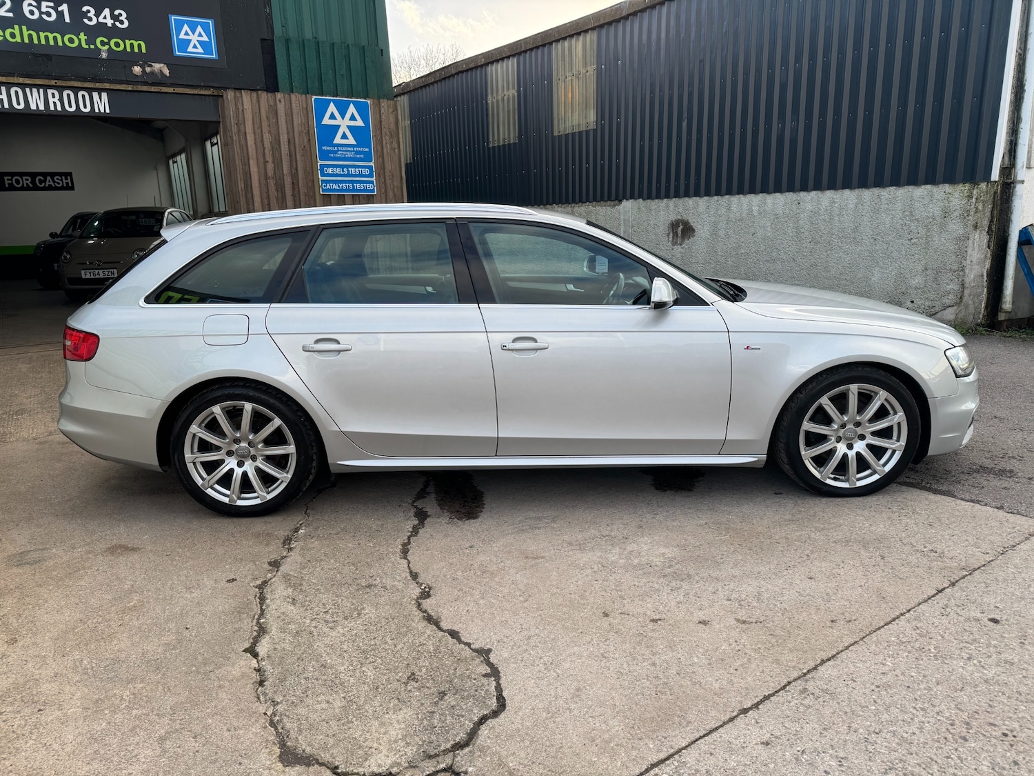 Used Audi A4 2012 for sale - 77541344: Photo 5