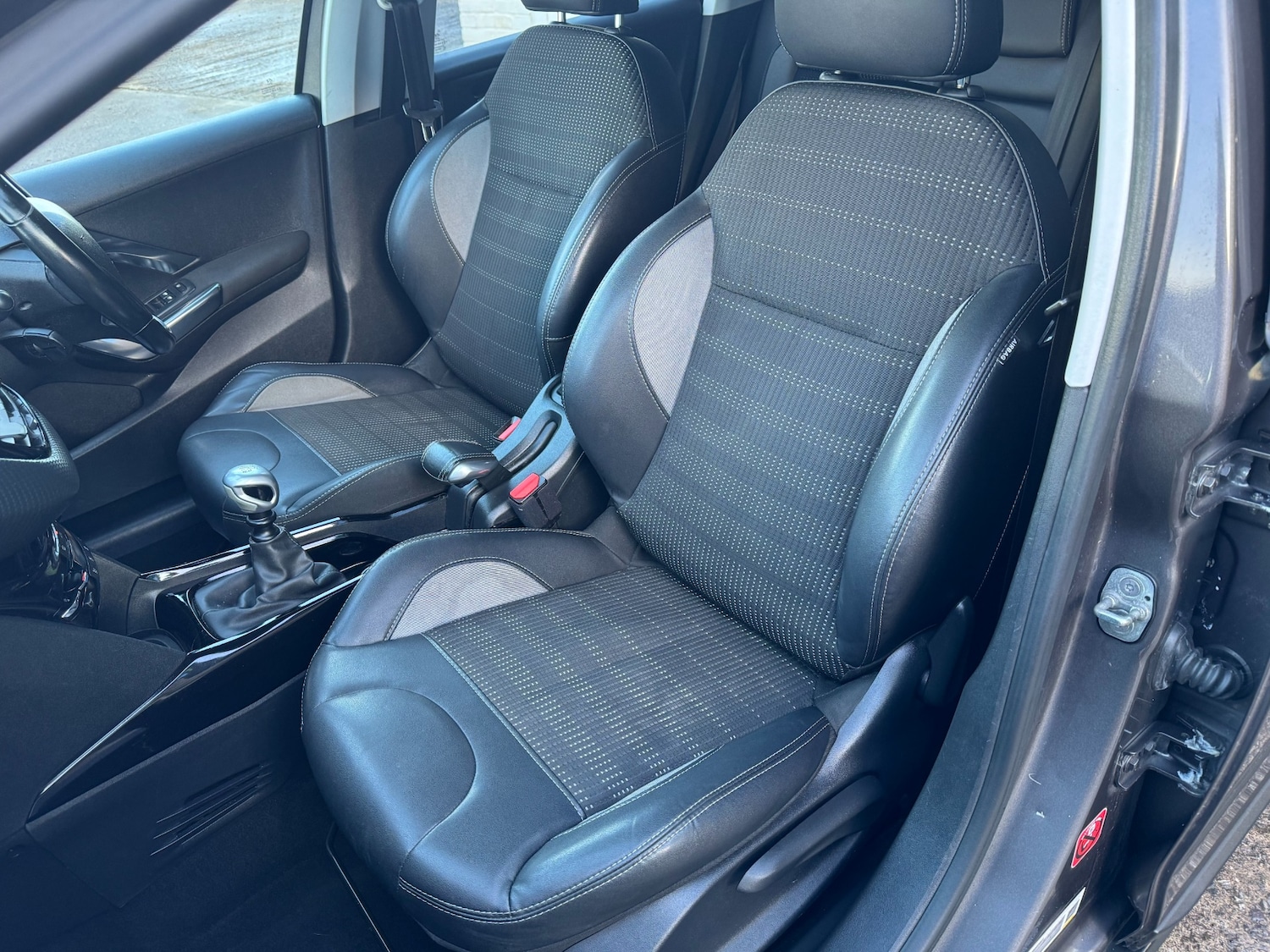 Used Peugeot 2008 2016 for sale - 77354328: Photo 16