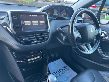 Used Peugeot 2008 2016 for sale - 77354328: Photo