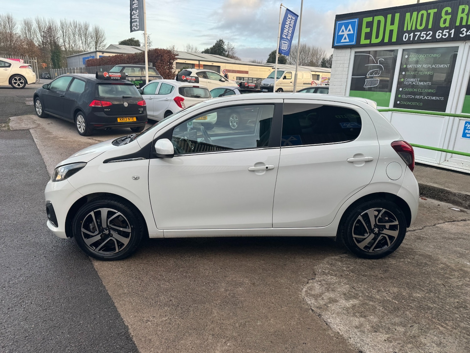 Used Peugeot 108 2017 for sale - 76931480: Photo 12