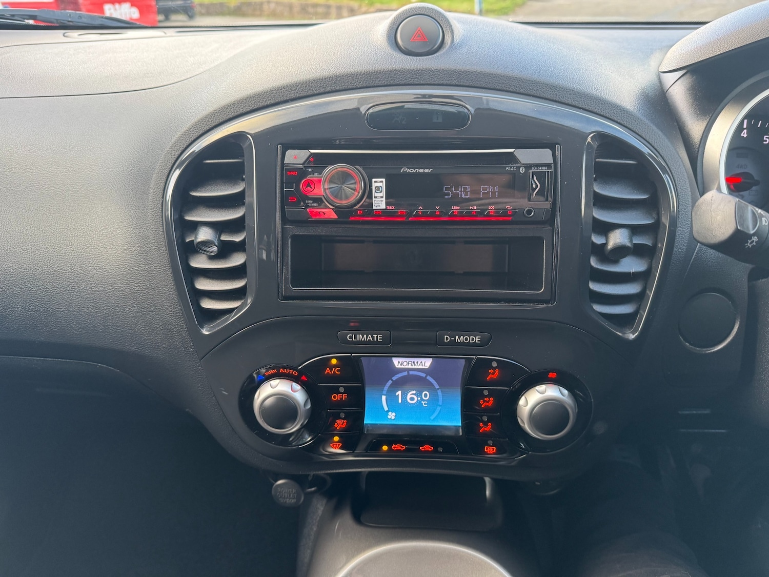 Used Nissan Juke 2011 for sale - 77578169: Photo 25