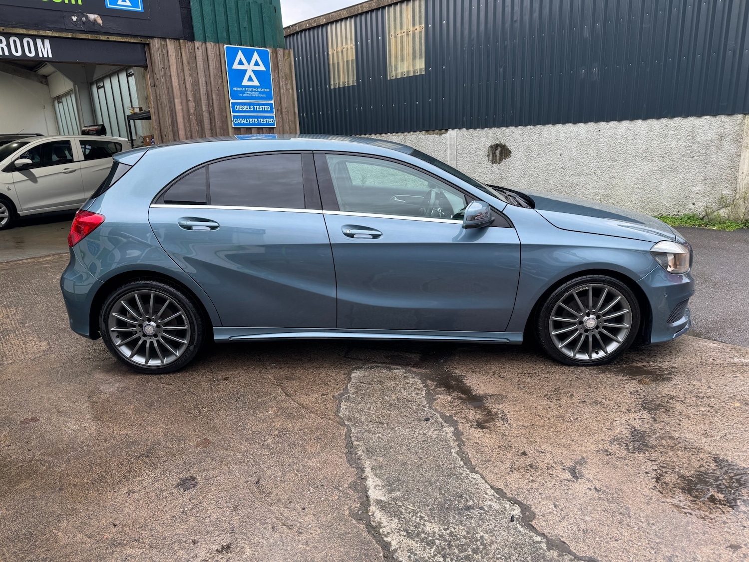 Used Mercedes-Benz A-Class 2013 for sale - 76557033: Photo 5