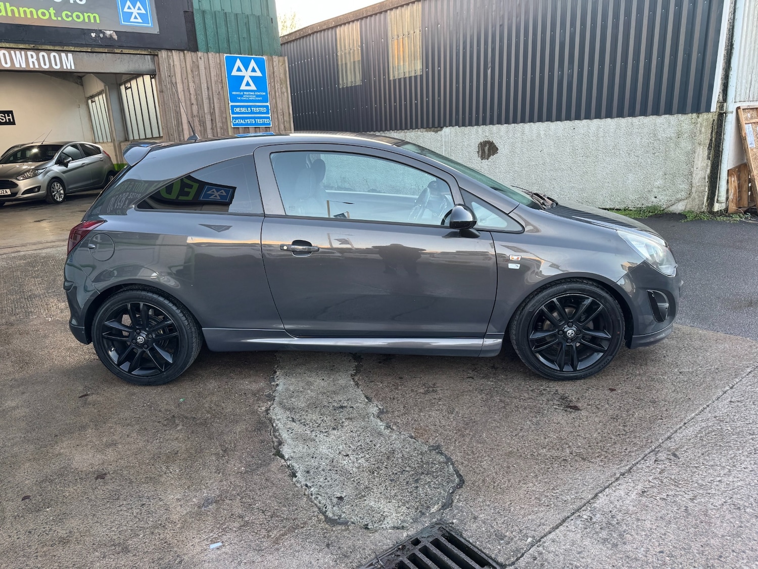 Used Vauxhall Corsa 2013 for sale - 77011808: Photo 5