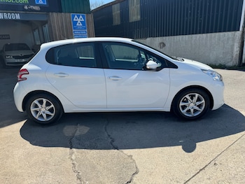 Used Peugeot 208 2014 for sale - 78370645: Photo
