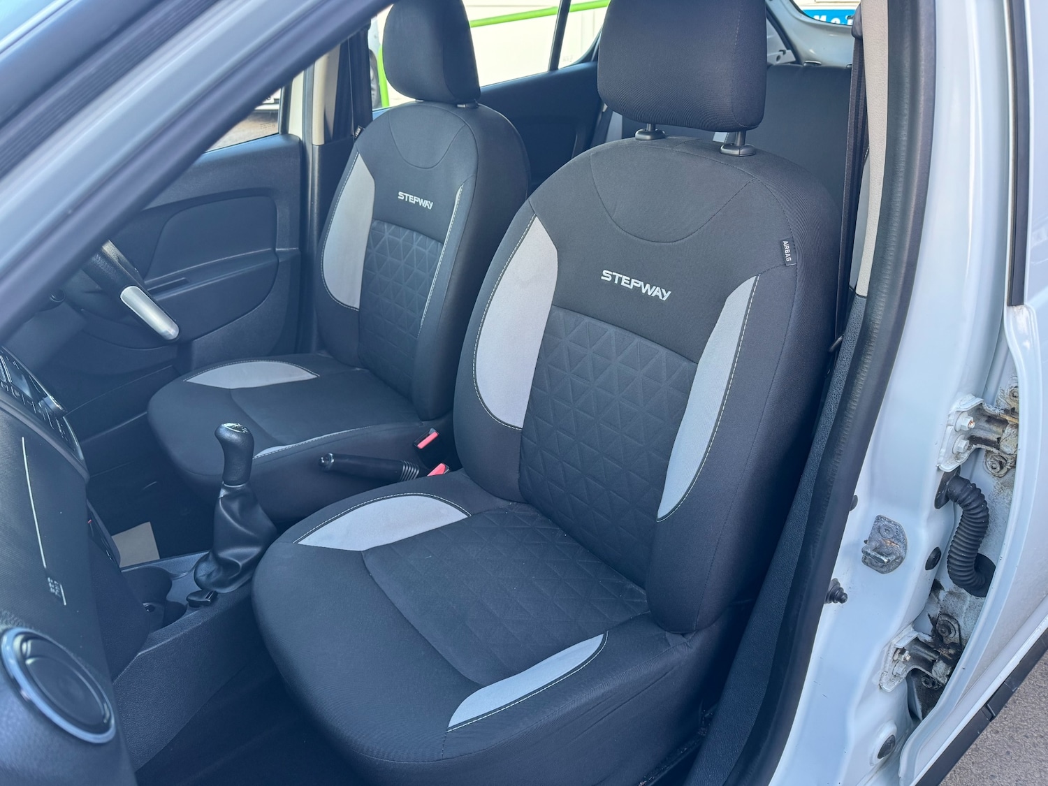 Used Dacia Sandero Stepway 2015 for sale - 77946185: Photo 14