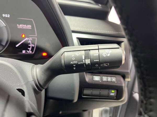 Used Lexus UX 2024 for sale - 76114252: Photo 27