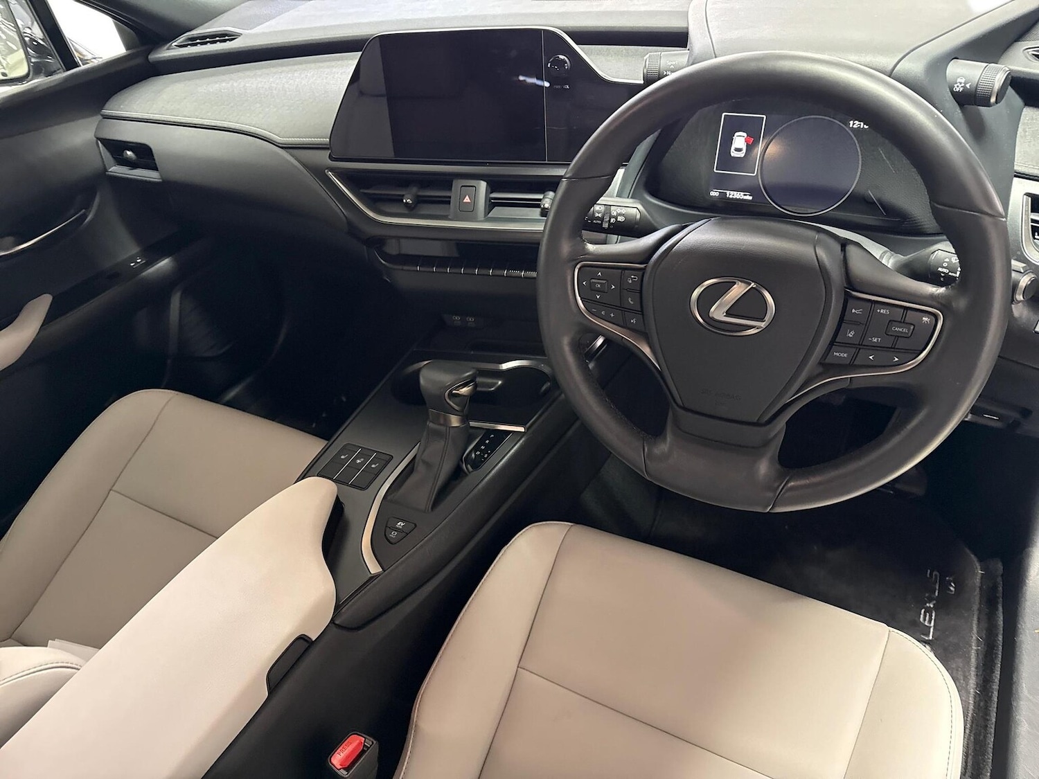 Used Lexus UX 2024 for sale - 77014904: Photo 15