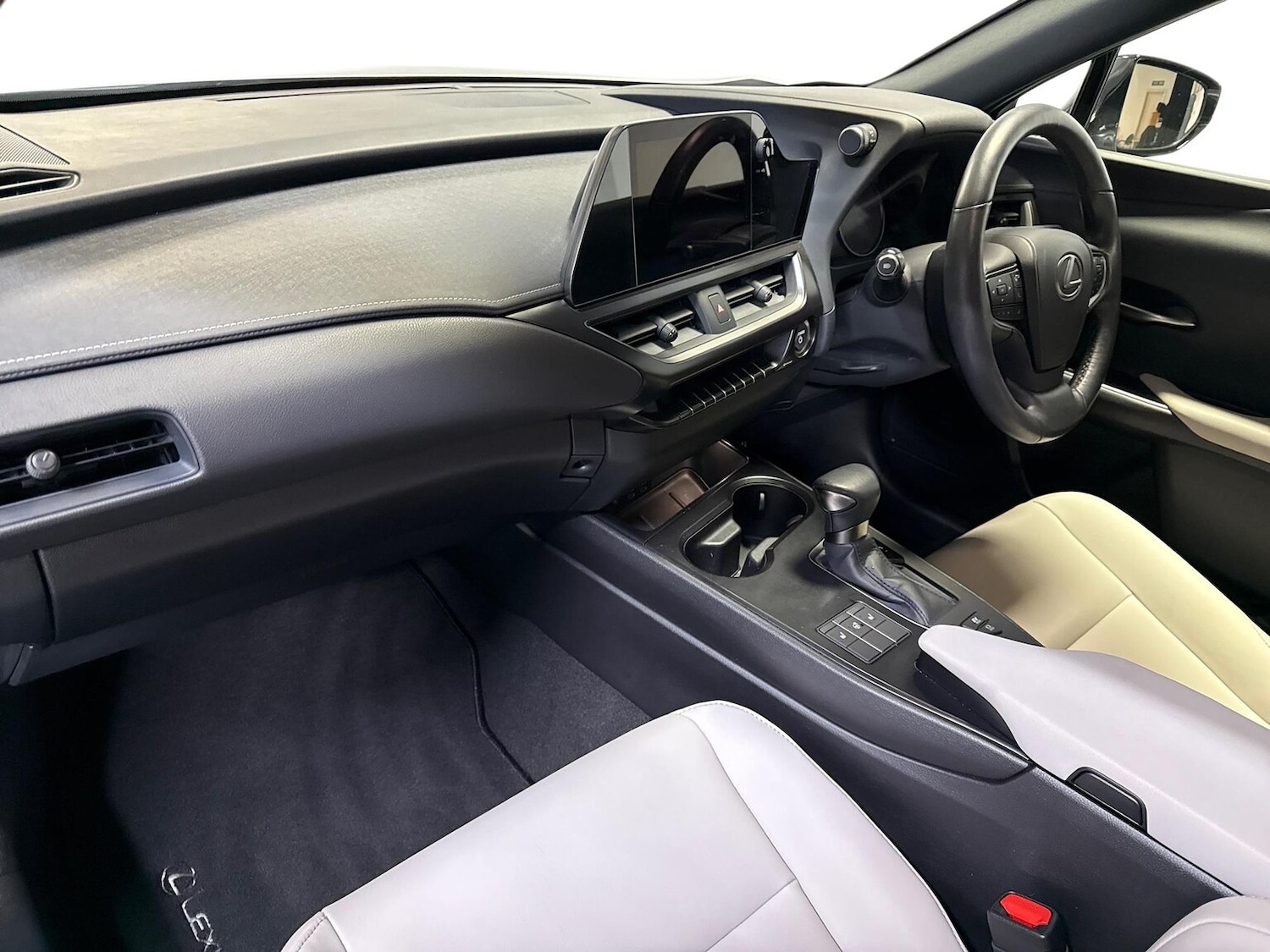 Used Lexus UX 2024 for sale - 77014904: Photo 7