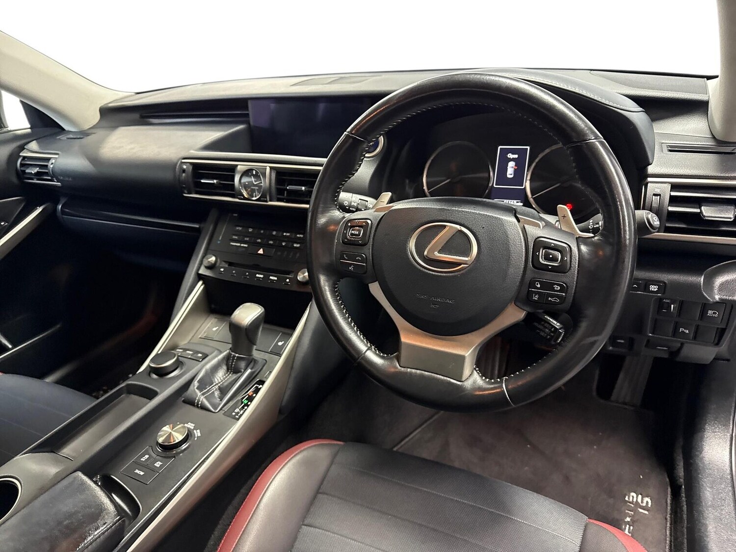 Used Lexus IS 2018 for sale - 76407419: Photo 9