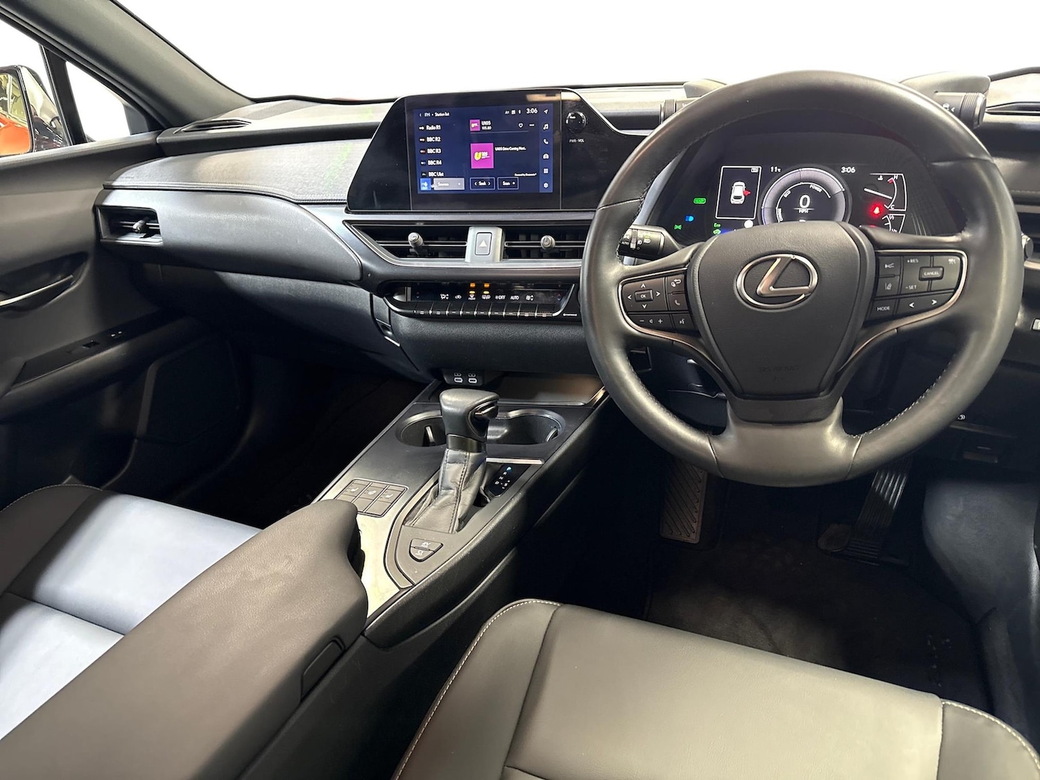 Used Lexus UX 2023 for sale - 77061583: Photo 15