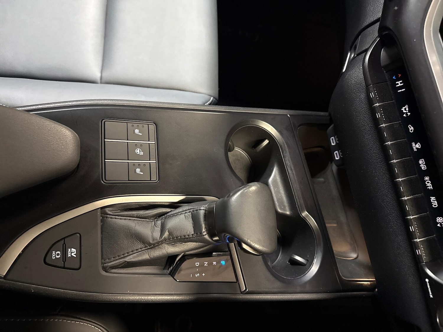 Used Lexus UX 2023 for sale - 76643556: Photo 13