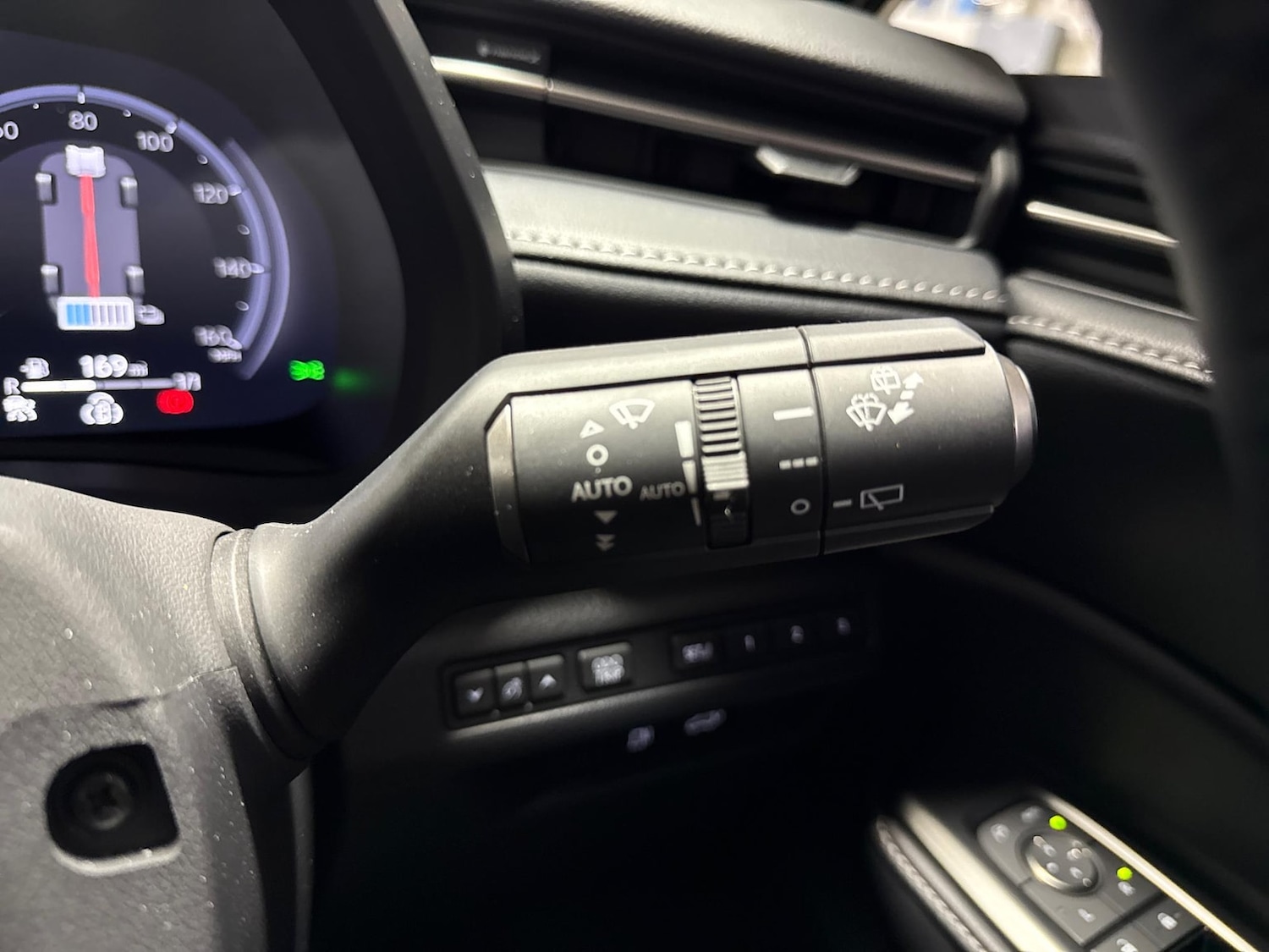 Used Lexus LBX 2024 for sale - 76892120: Photo 27