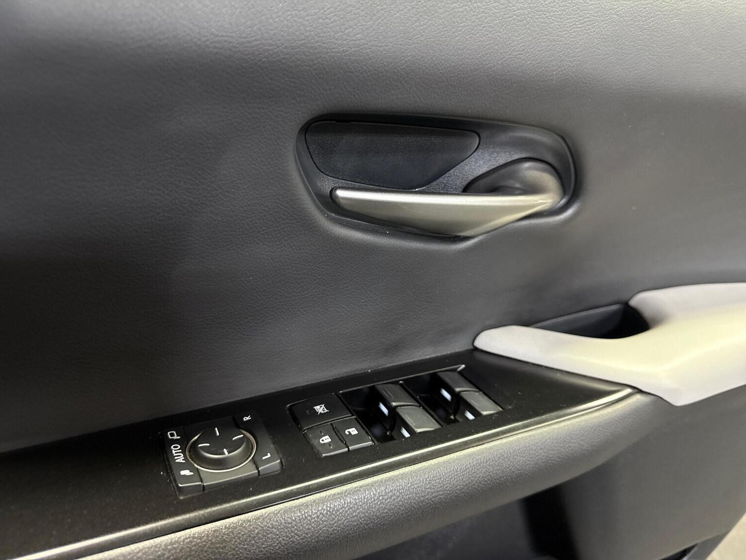 Used Lexus UX 2023 for sale - 77487584: Photo 21