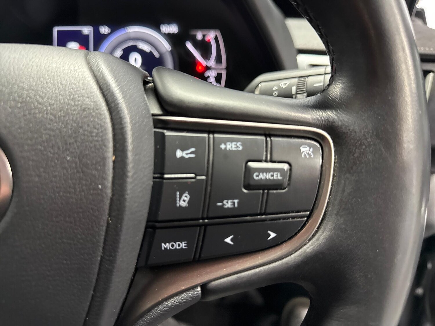 Used Lexus UX 2023 for sale - 76335144: Photo 25