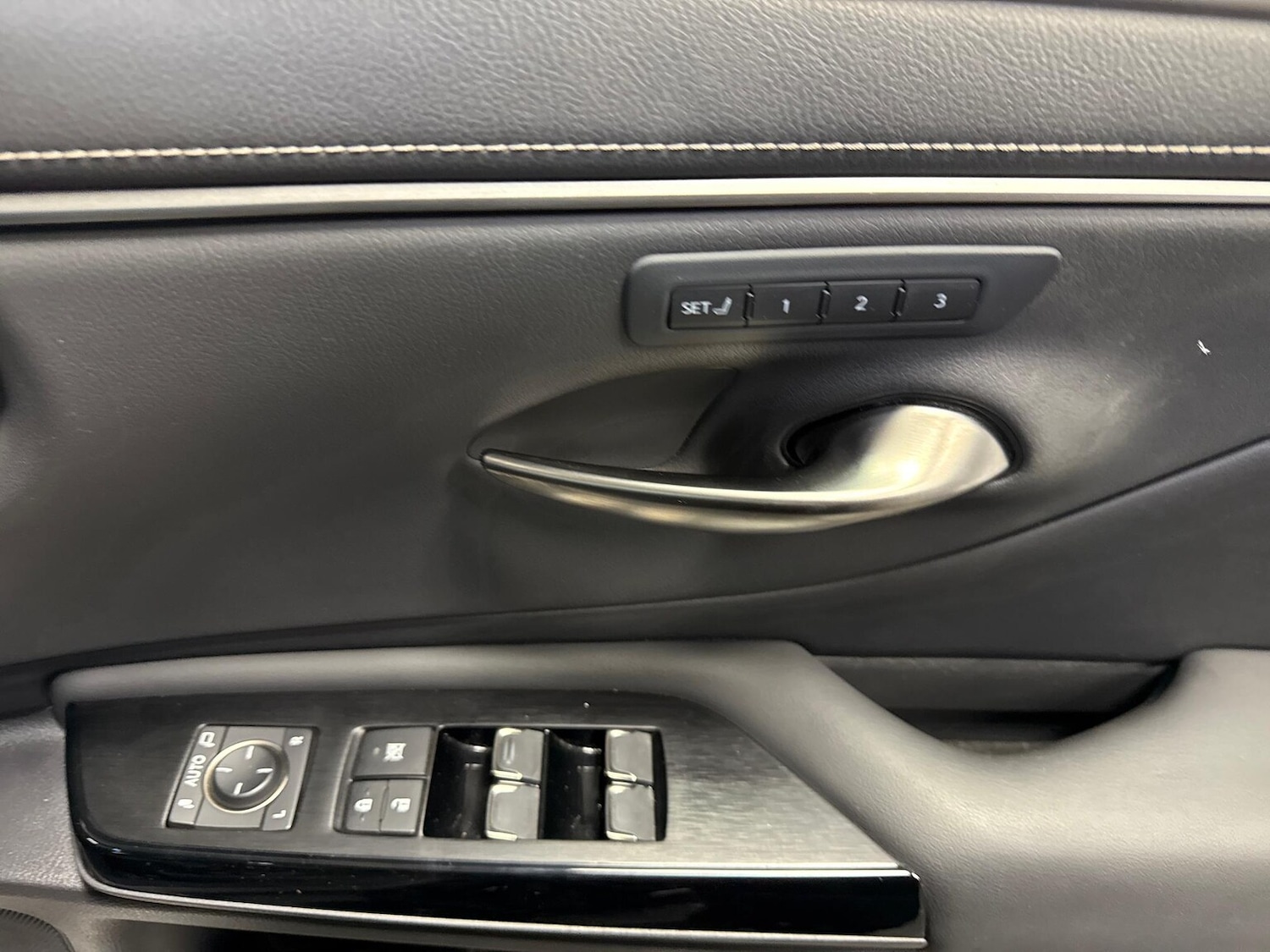 Used Lexus ES 2022 for sale - 76945891: Photo 21