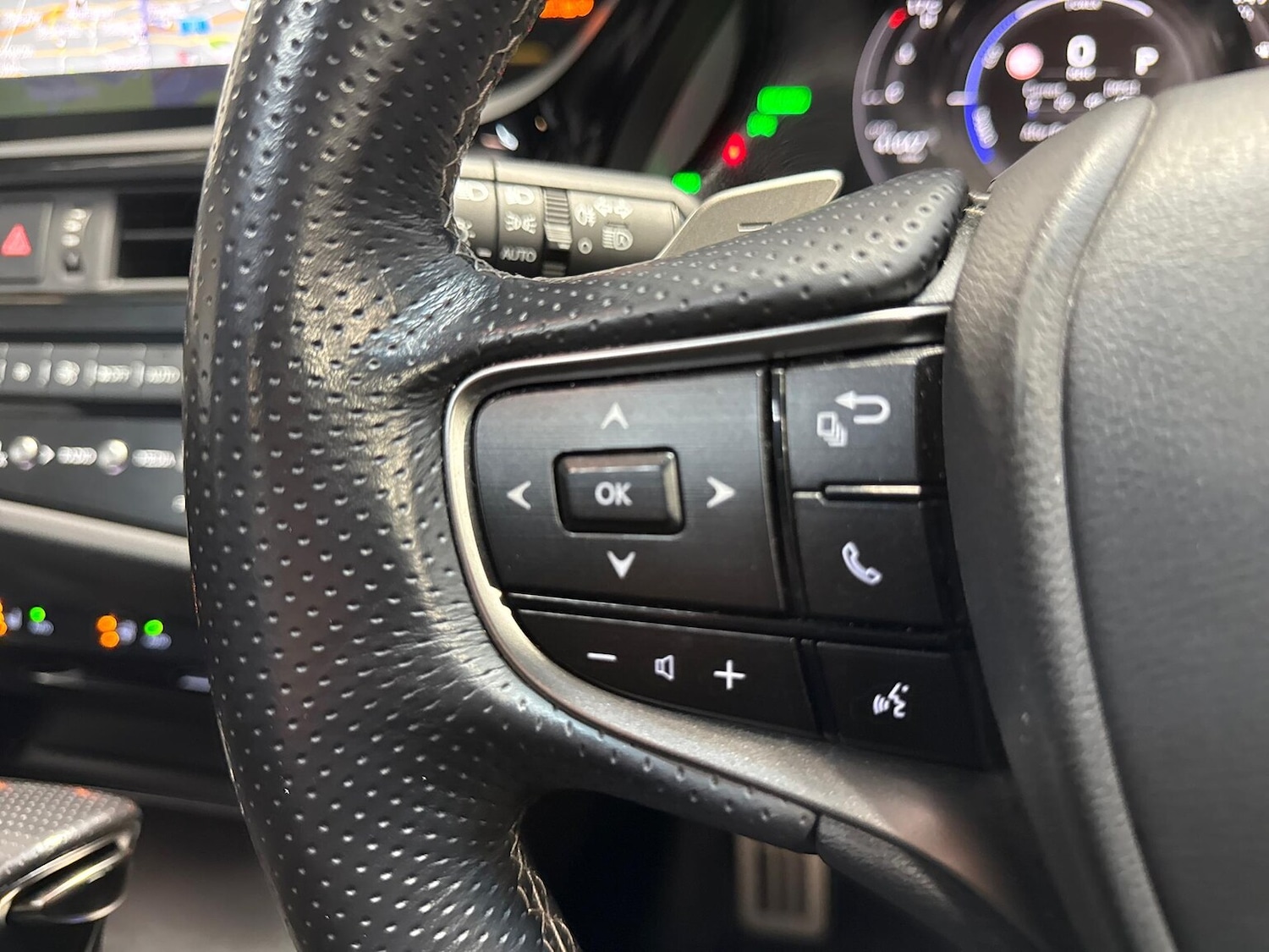 Used Lexus ES 2022 for sale - 76945891: Photo 24