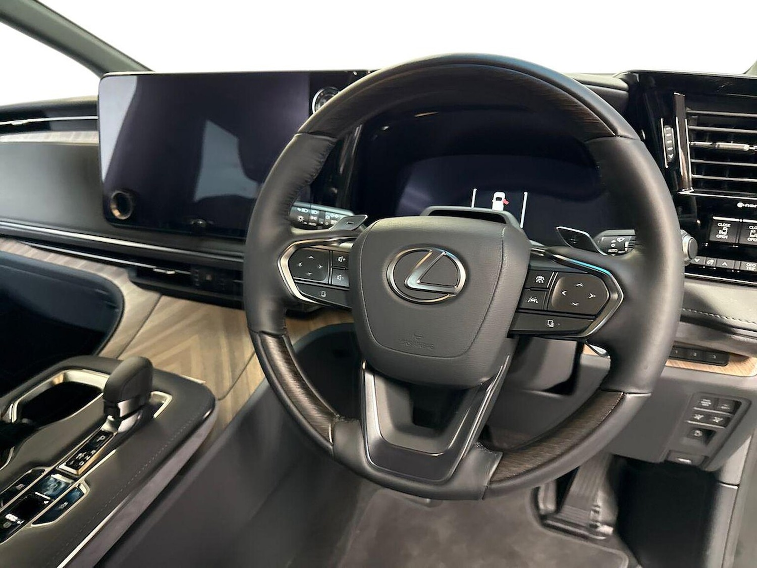Used Lexus LM 2025 for sale - 76346984: Photo 15