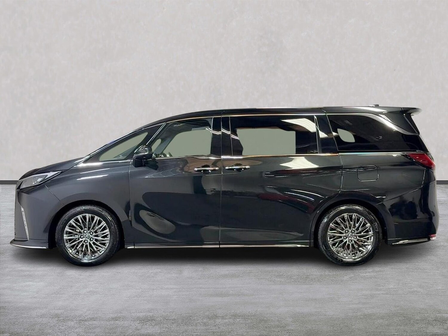 Used Lexus LM 2025 for sale - 76346984: Photo 19