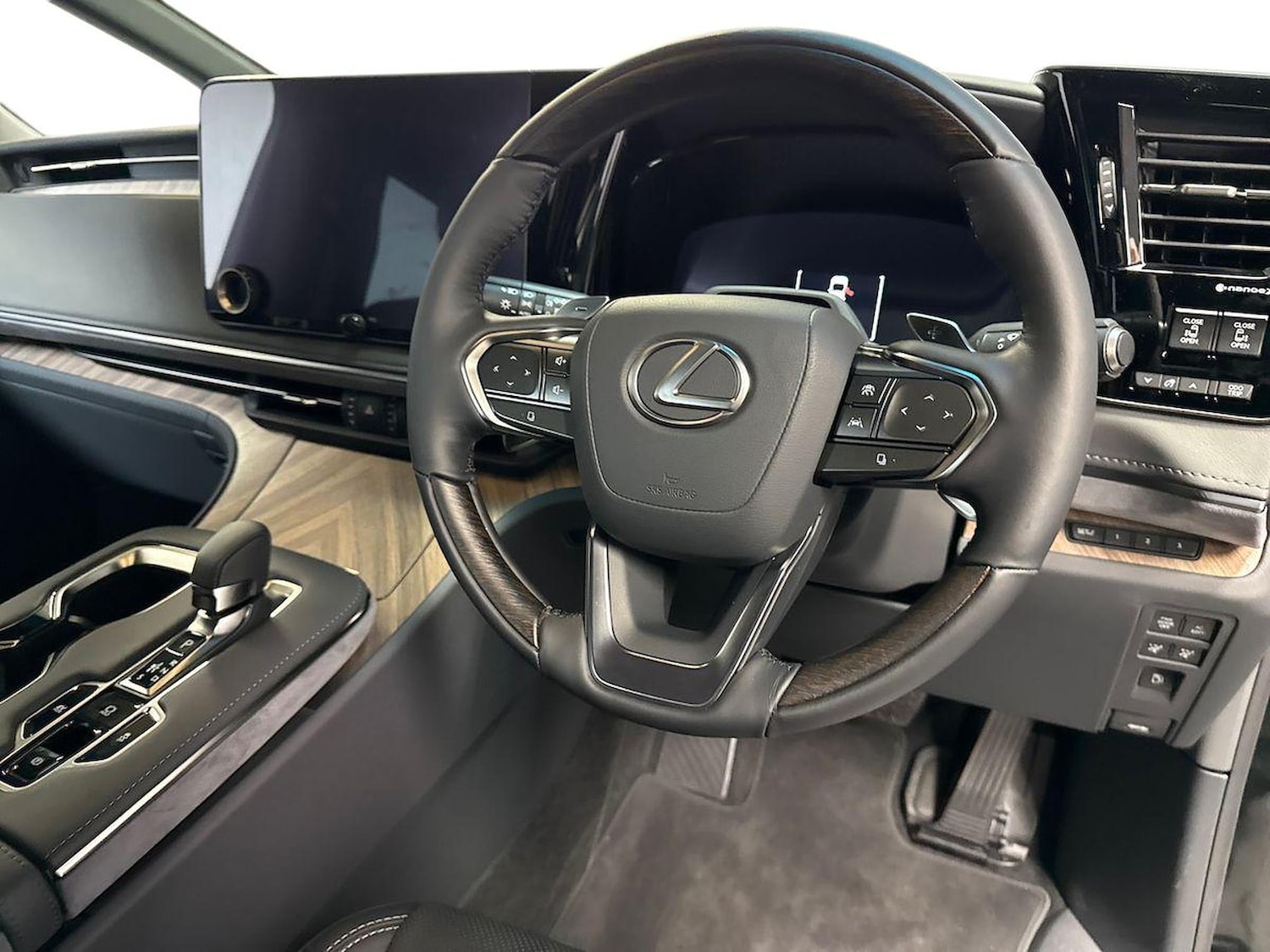 Used Lexus LM 2025 for sale - 76346984: Photo 8