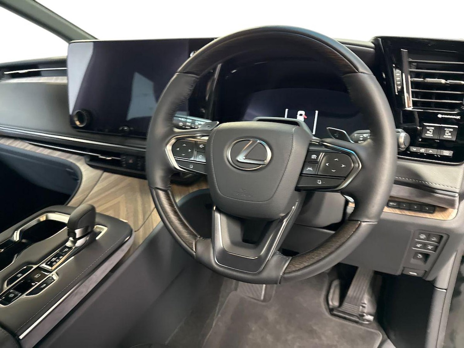 Used Lexus LM 2025 for sale - 76346984: Photo 9